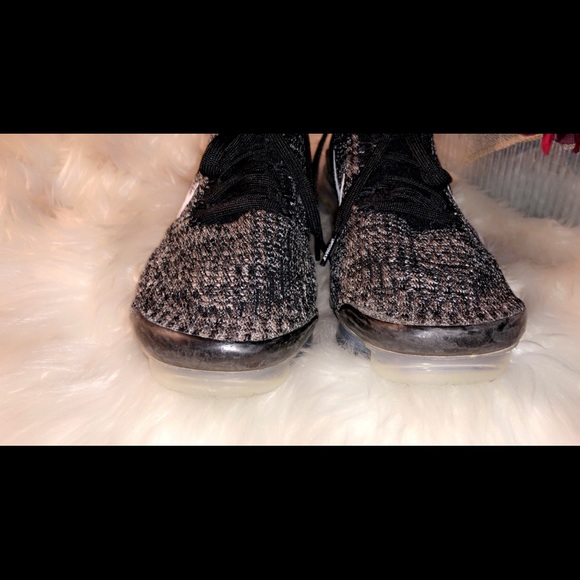 NIKE Vapormax Flyknit Black and White Sneaker - Picture 6 of 8